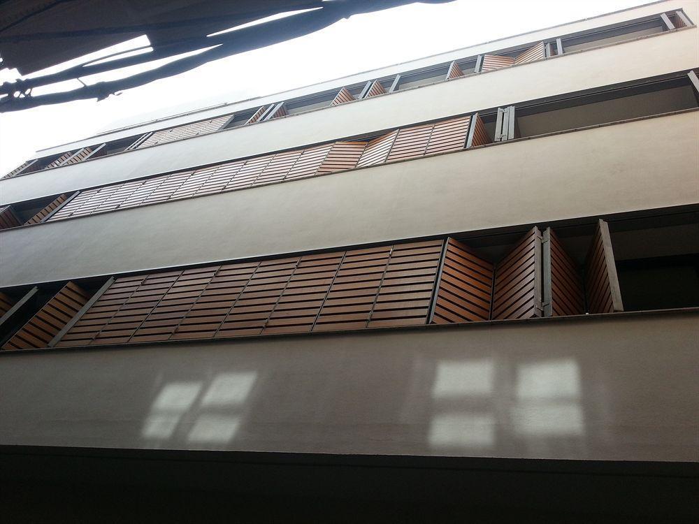 Living Valencia Apartments - Merced Exteriér fotografie
