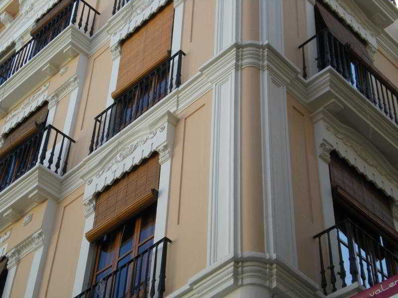 Living Valencia Apartments - Merced Exteriér fotografie